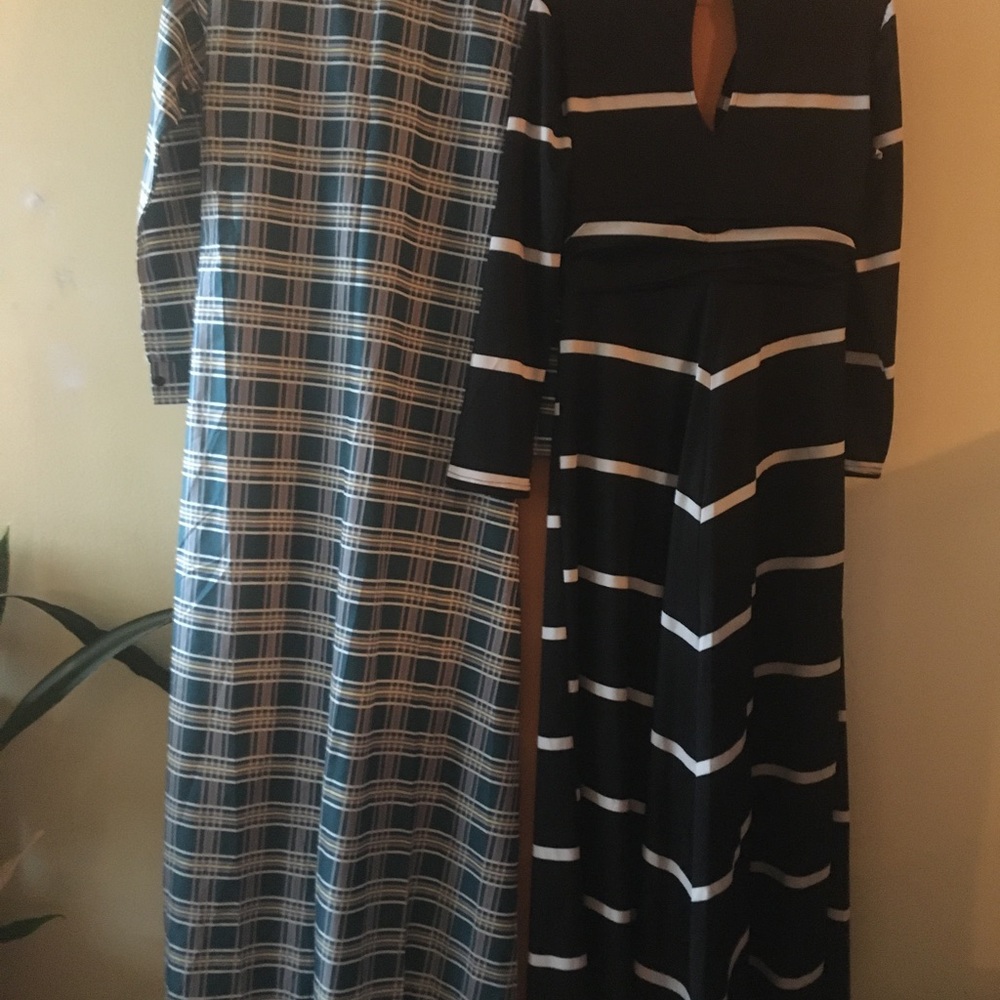 NWOT Black With White Stripes Long Sleeve V Neck Maxi Dress - Picture 2 of 2